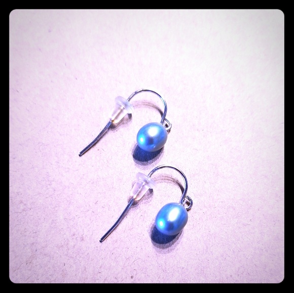 Swarovski Teal Faux Pearl Earrings - Picture 1 of 5